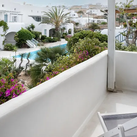 Mykonian Style W Shared Pool Houses & Nighttime Security Guard Ornos  Room photo
